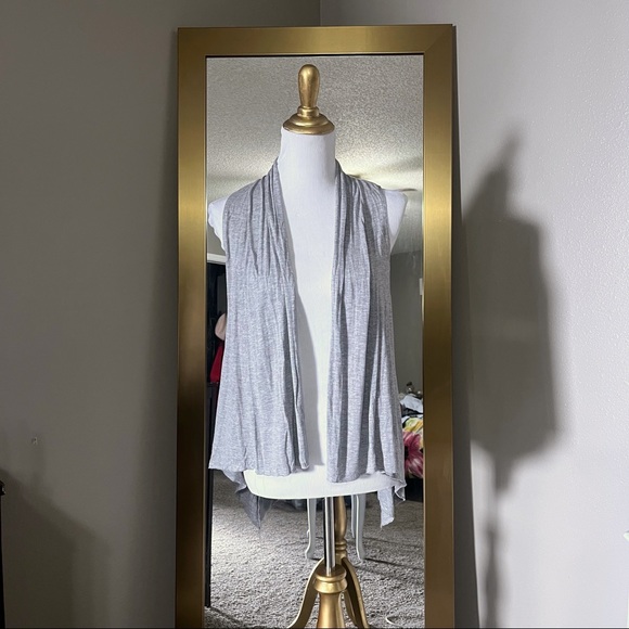 Gray sleeveless cardigan - Picture 1 of 4